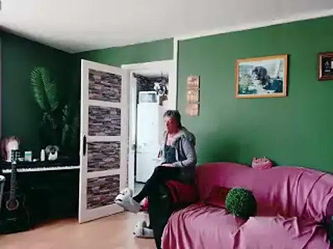 Snapshot of Anjela30 chatting on 12.13.24 Anjela30 online show from 12.13.24