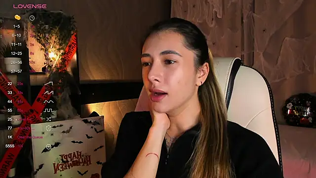 Snapshot of DarlaLike chatting on 10.31.25 DarlaLike online show from 10.31.25