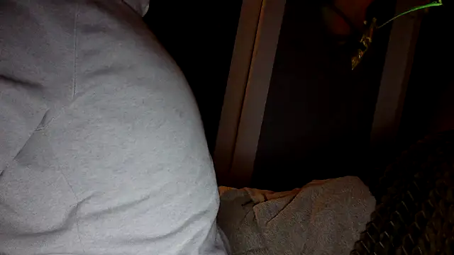 Snapshot of donhulio482 chatting on 02.18.25 donhulio482 online show from 02.18.25