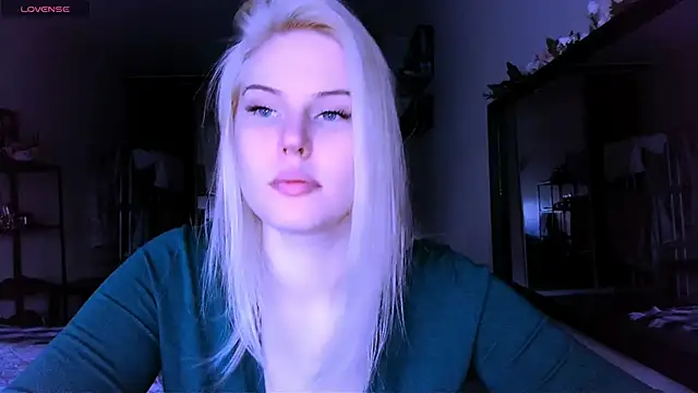 VoluptuousDreams online show from 03.16.25