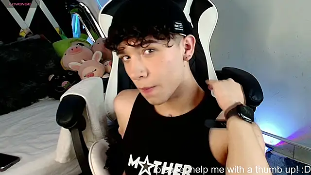 Snapshot of Niico_Cruz chatting on 12.14.24 Niico Cruz online show from 12.14.24