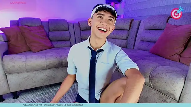 Snapshot of Niico_Cruz chatting on 11.10.25 Niico Cruz online show from 11.10.25