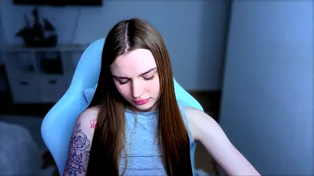 StellaLawless online show from 12.04.25