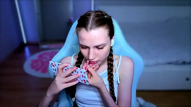 StellaLawless online show from 06.22.26