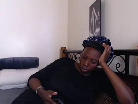 Sweet Bear online show from 02.21.25