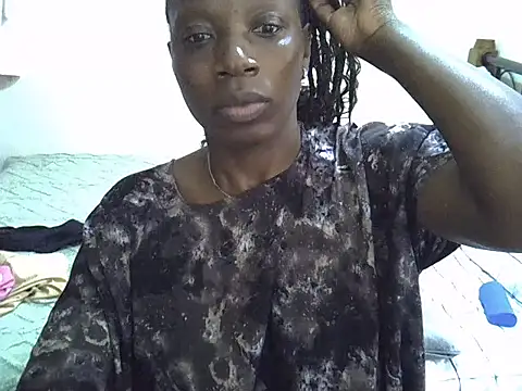 Snapshot of Sweet_Bear chatting on 12.01.25 Sweet Bear online show from 12.01.25