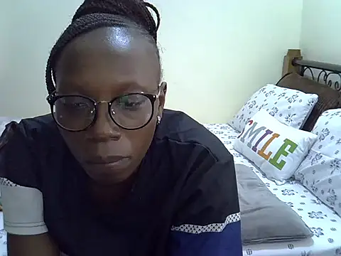 Snapshot of Sweet_Bear chatting on 12.19.25 Sweet Bear online show from 12.19.25