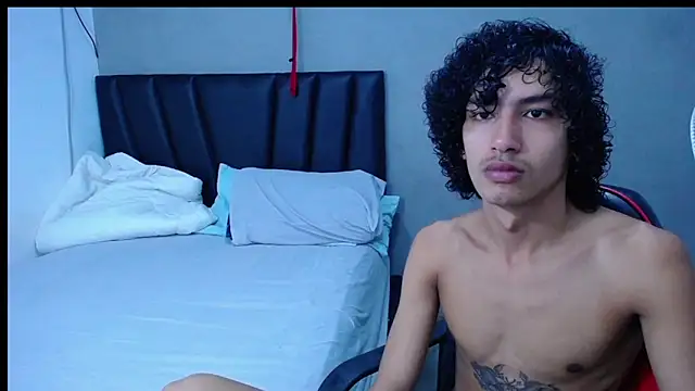 Tayronx33 online show from 11.04.25