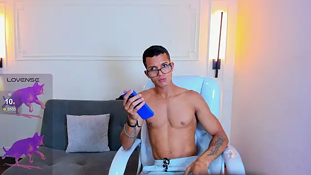 Paradise boy s online show from 02.11.26