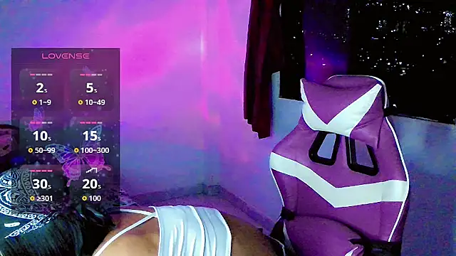 Snapshot of Ms-Zoehans chatting on 10.16.25 Ms-Zoehans online show from 10.16.25