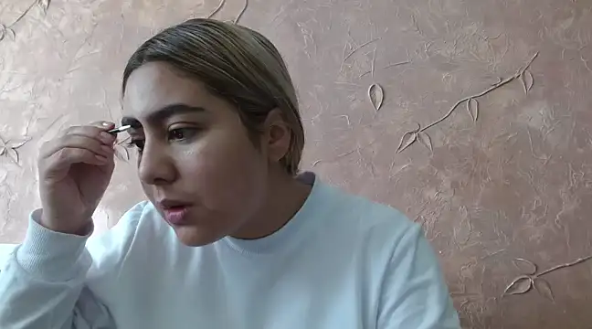 Miabonnett  online show from 01.29.25