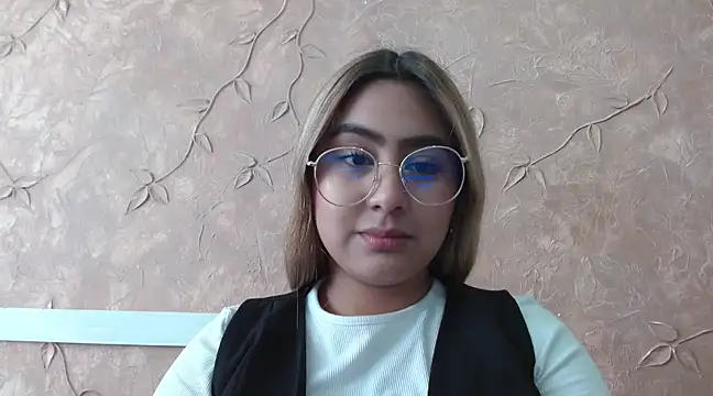 Miabonnett  online show from 02.04.25