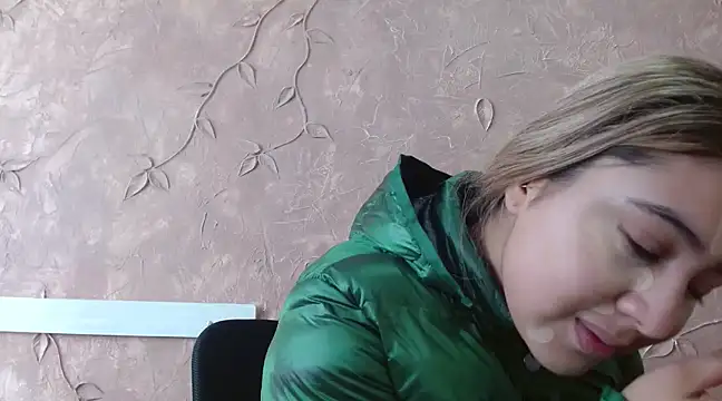 Miabonnett  online show from 02.08.25