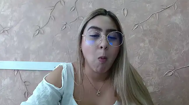 Miabonnett  online show from 02.11.25