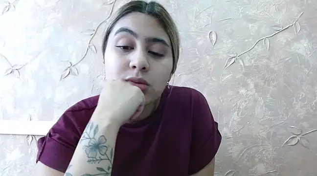 Miabonnett  online show from 02.28.25