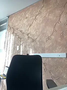 Miabonnett  online show from 10.15.25