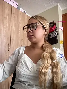 Miabonnett  online show from 05.08.26