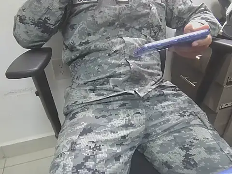 Snapshot of militar98Y15 chatting on 07.01.26 militar98Y15 online show from 07.01.26