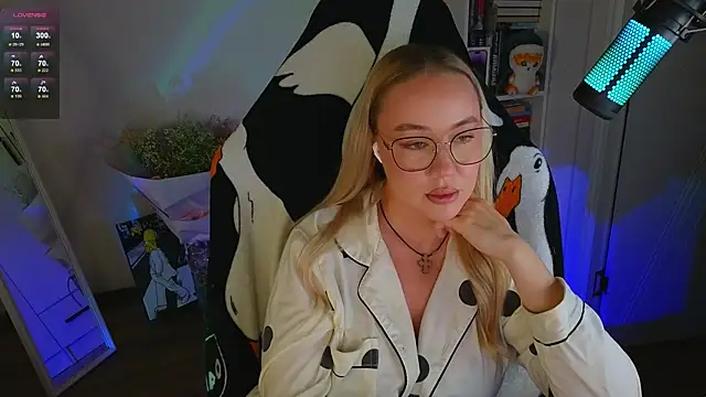 Snapshot of Emili1- chatting on 09.09.25 Emili1- online show from 09.09.25