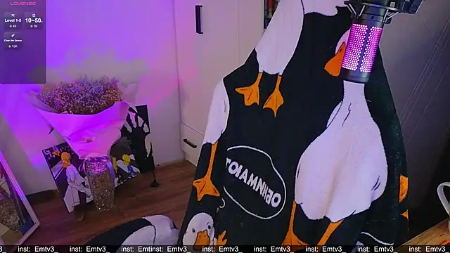 Snapshot of Emili1- chatting on 11.15.25 Emili1- online show from 11.15.25