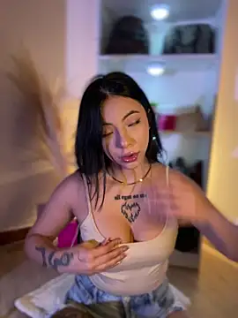 Snapshot of eva_elifee chatting on 11.06.25 eva elifee online show from 11.06.25