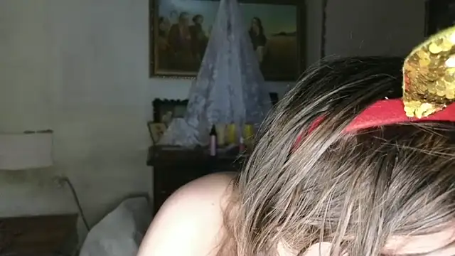 Snapshot of MAMA69LAMA chatting on 12.22.25 MAMA69LAMA online show from 12.22.25