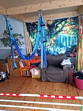 FrauleinSchmitt online show from 12.13.24