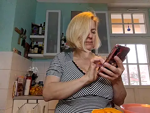 FrauleinSchmitt online show from 02.28.25