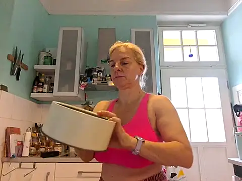 FrauleinSchmitt online show from 10.17.25