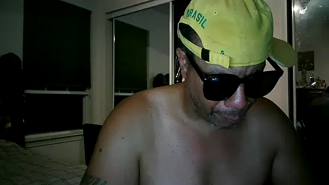 Snapshot of pimpdaddy4ever chatting on 06.11.26 pimpdaddy4ever online show from 06.11.26