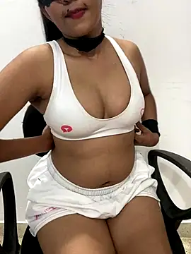 Snapshot of little_shadow chatting on 12.01.24 little shadow online show from 12.01.24