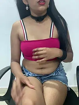 Snapshot of little_shadow chatting on 12.20.24 little shadow online show from 12.20.24