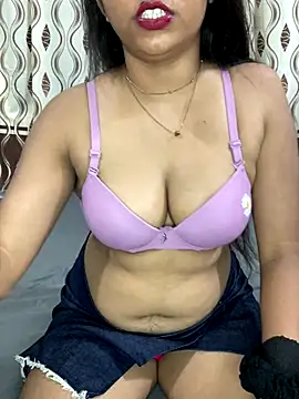 Snapshot of little_shadow chatting on 09.18.25 little shadow online show from 09.18.25