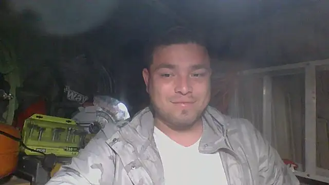 Snapshot of DirtyRcride chatting on 02.12.25 DirtyRcride online show from 02.12.25