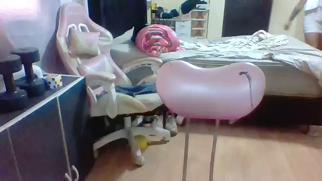 Jennxdolls online show from 02.15.25