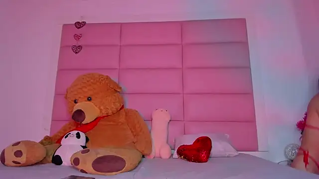 Snapshot of little-Emma chatting on 01.26.25 little-Emma online show from 01.26.25