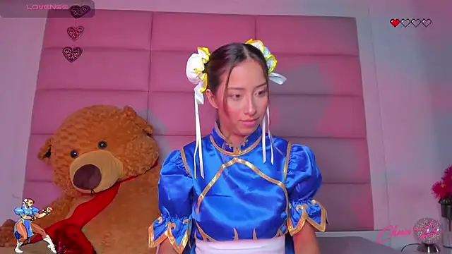 Snapshot of little-Emma chatting on 01.27.25 little-Emma online show from 01.27.25