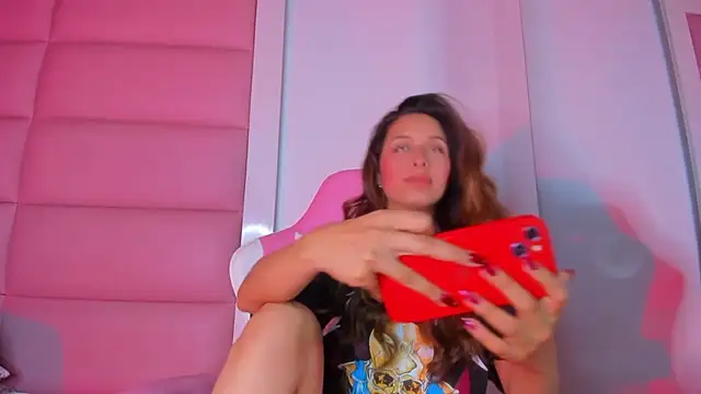 Snapshot of little-Emma chatting on 03.19.25 little-Emma online show from 03.19.25