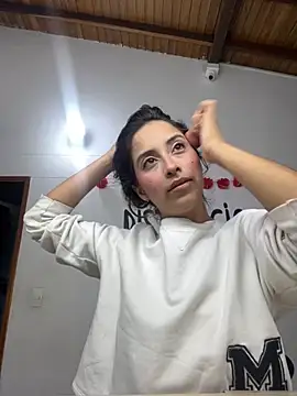 Snapshot of little-Emma chatting on 09.19.25 little-Emma online show from 09.19.25