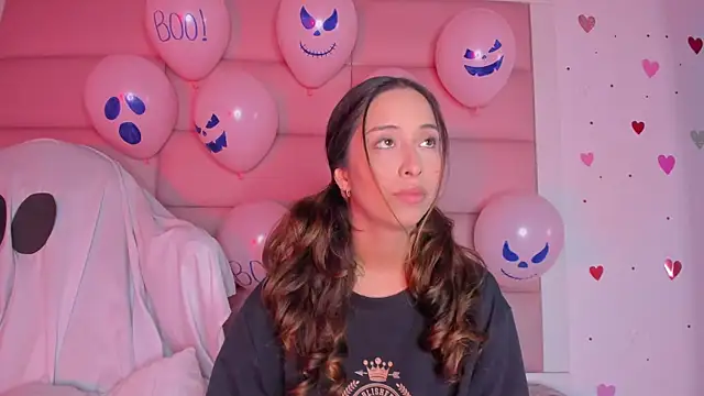 Snapshot of little-Emma chatting on 10.13.25 little-Emma online show from 10.13.25