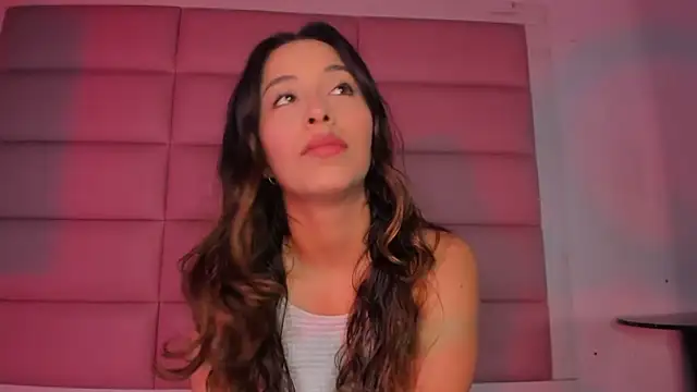 little-Emma online show from 11.15.25