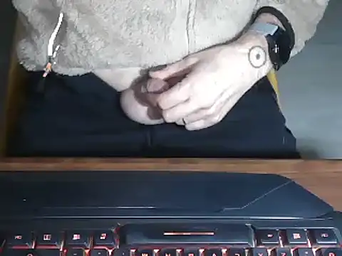 Snapshot of Adri_gard chatting on 02.03.25 Adri gard online show from 02.03.25