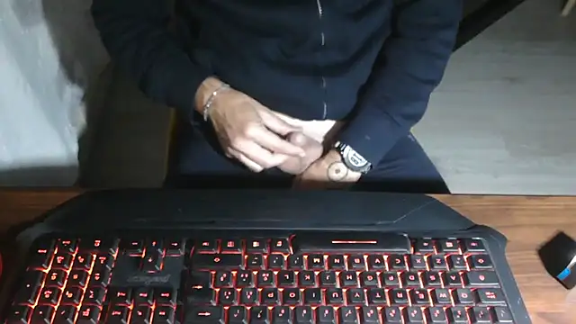 Snapshot of Adri_gard chatting on 11.01.25 Adri gard online show from 11.01.25