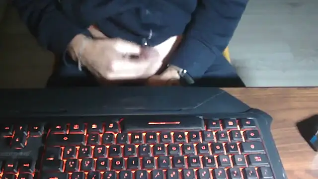 Snapshot of Adri_gard chatting on 11.05.25 Adri gard online show from 11.05.25