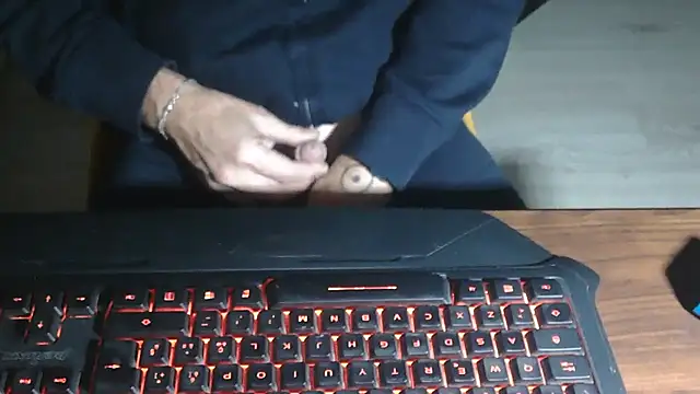 Snapshot of Adri_gard chatting on 11.07.25 Adri gard online show from 11.07.25