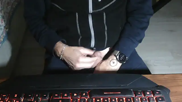 Snapshot of Adri_gard chatting on 11.21.25 Adri gard online show from 11.21.25