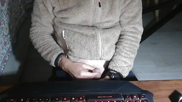 Snapshot of Adri_gard chatting on 11.23.25 Adri gard online show from 11.23.25