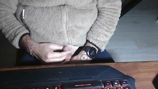 Snapshot of Adri_gard chatting on 11.27.25 Adri gard online show from 11.27.25