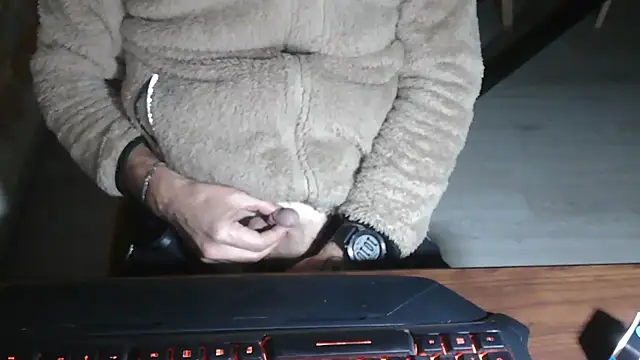 Snapshot of Adri_gard chatting on 12.02.25 Adri gard online show from 12.02.25