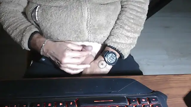 Snapshot of Adri_gard chatting on 12.03.25 Adri gard online show from 12.03.25